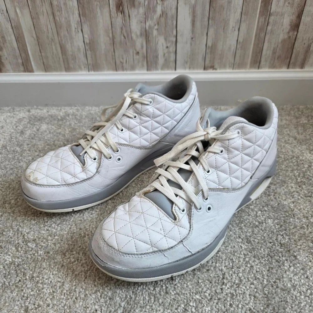 Men's Jordan Sneakers Size 11.5 White and Gray